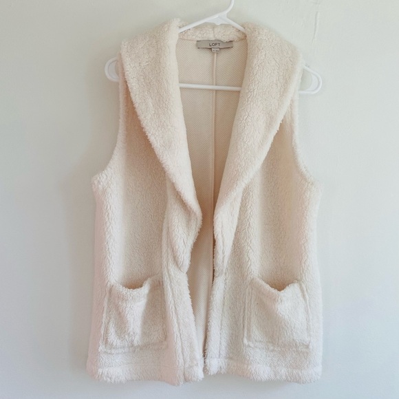 LOFT Cream/White Sherpa Faux Fur Vest | Open Front | Cozy Layering Piece - Picture 1 of 6